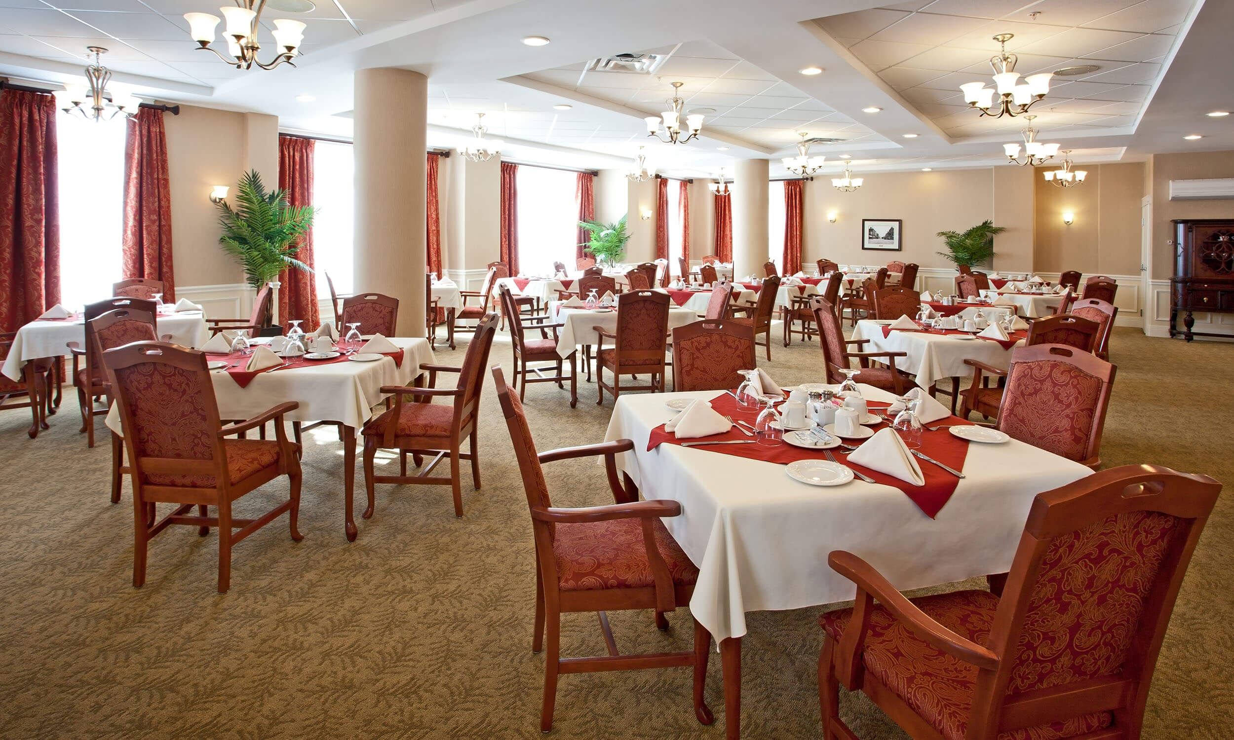 Parkland in the Valley dining room