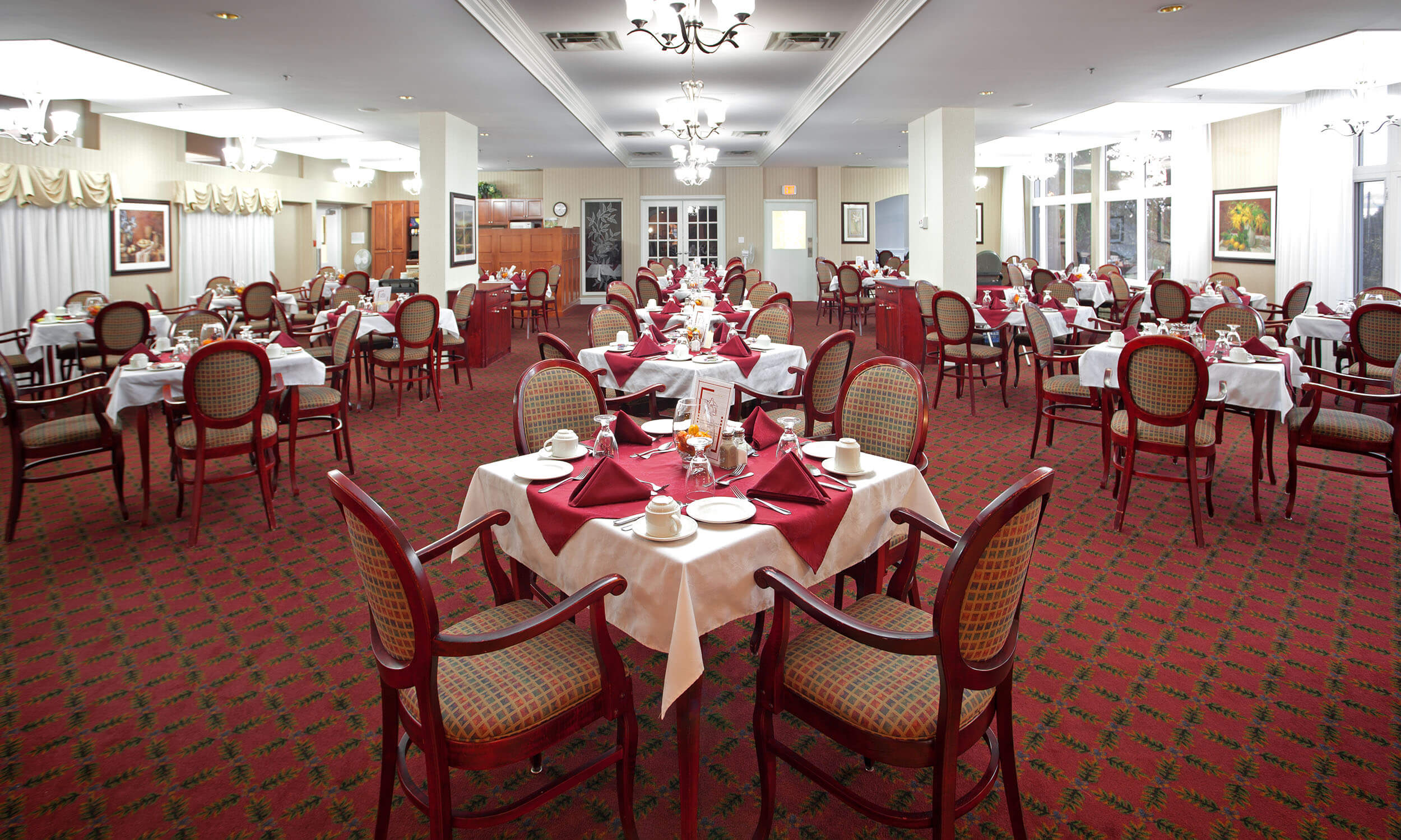 Parkland Riverview - dining room